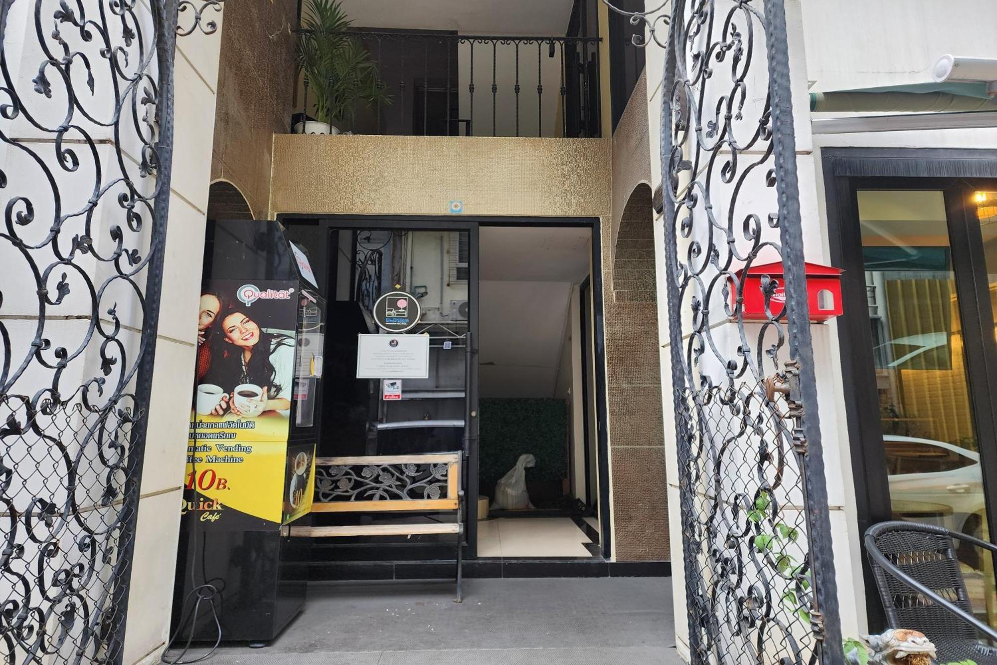 Bnb98 Silom Hotel Bangkok Extérieur photo