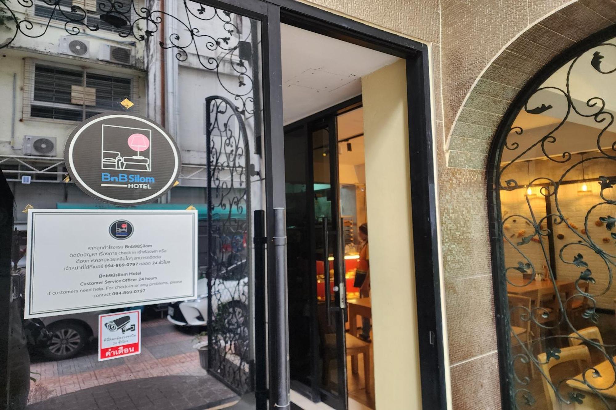 Bnb98 Silom Hotel Bangkok Extérieur photo