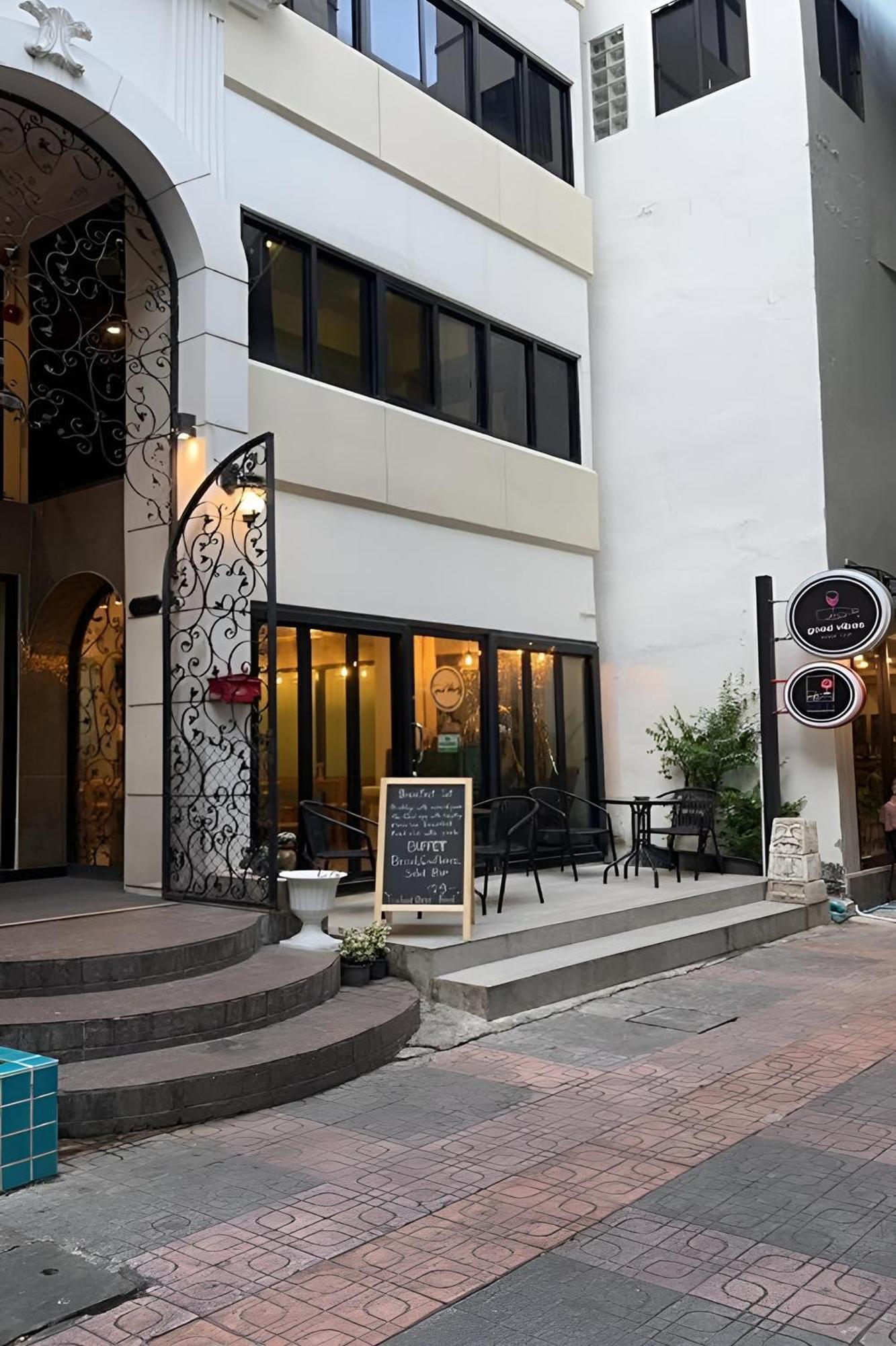 Bnb98 Silom Hotel Bangkok Extérieur photo